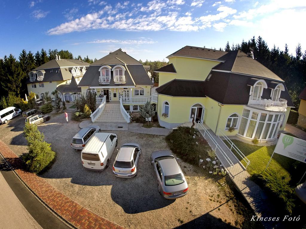Gosztola Gyoengye-Az Erdo Szallodaja Esterno foto