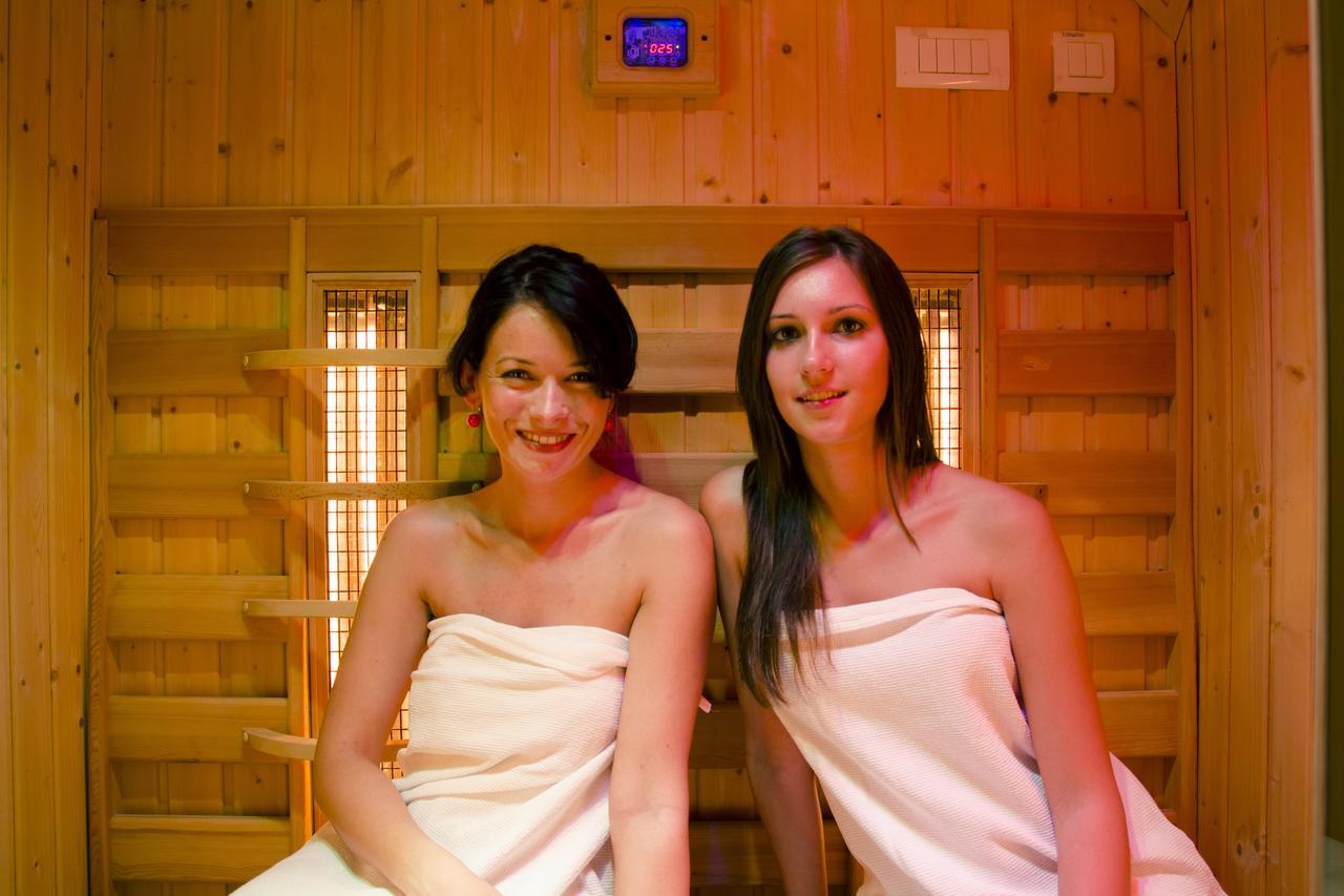 Gosztola Gyoengye-Az Erdo Szallodaja Esterno foto